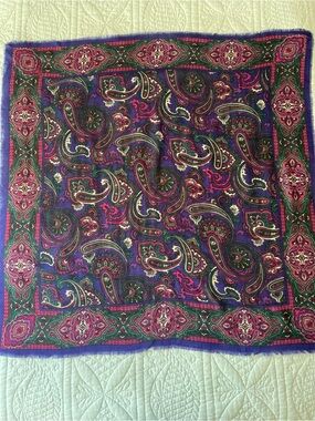 100% WOOL Made in Italy Paisley Print Square Scarf in Purple and Pink 30"x30"